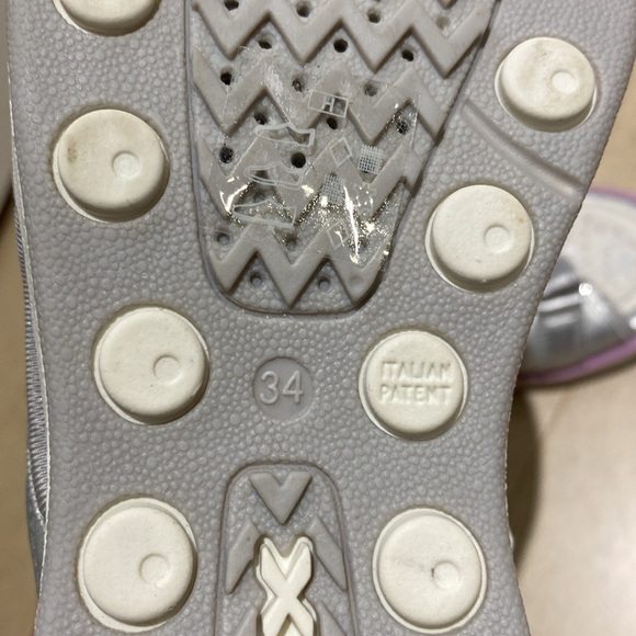 Sandals - Picture 3 of 4